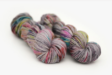 Load image into Gallery viewer, Merino Worsted Yarn | Hue Loco