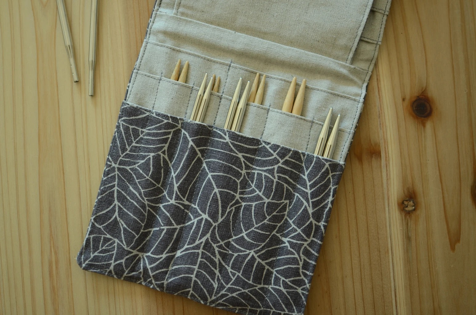 Sewing project for knitters: an interchangeable needle case.